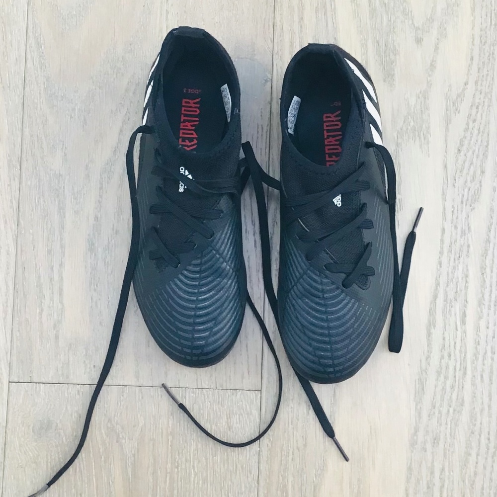 ADIDAS Predator Edge .3 size US 4 black football boots - Picture 3 of 8